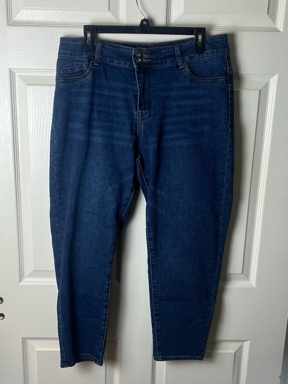 Ankle-Length Women's Jeans in Dark Blue